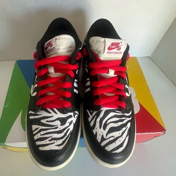 Nike Sb Dunk low og qs Quartersnacks size 8.5 Zebra print new in box.